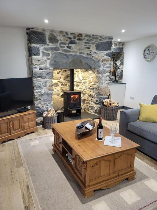 Villa Amazing Coastal & Sunset Views In Eryri Llanllyfni Exterior foto